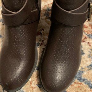NEW WITHOUT BOX SODA  CHOC BROWN BOOTIES